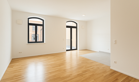 High-quality renovated 3-room apartment with balcony // Stylish old building, central location