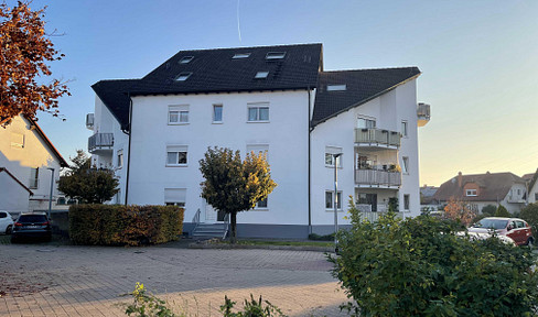 Living in the countryside - light-flooded 3-room apartment with balcony & 2 parking spaces