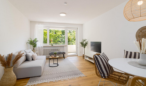 Bright 2-room apartment with balcony, close to the subway, kitchen - commission-free
