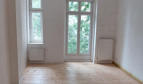 Sanierte 3 - Zimmer Altbau Wohnung, hell und sehr gut geschnitten