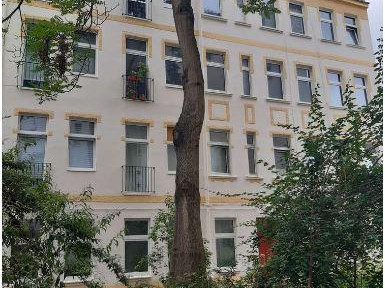 Sanierte 3 - Zimmer Altbau Wohnung