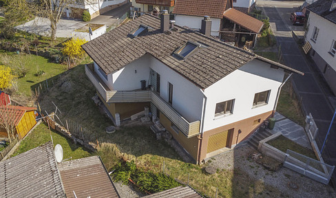ONE- TO TWO-FAMILY HOUSE IN NEED OF RENOVATION WITH POTENTIAL & VIEWS OF THE COUNTRYSIDE