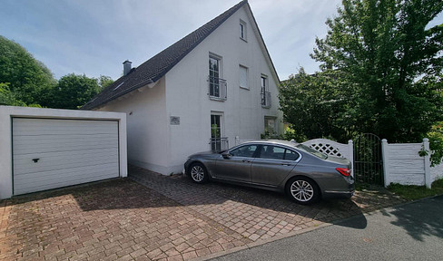 Modern detached house in a central location