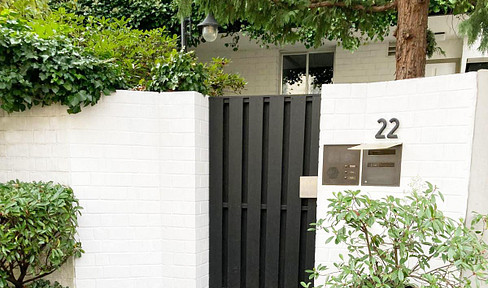 Exclusive "house within a house" property with versatile usage options