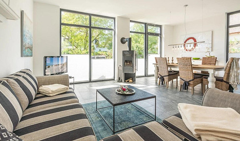 Vacation home under thatch, sauna & fireplace - exclusive and close to the beach
