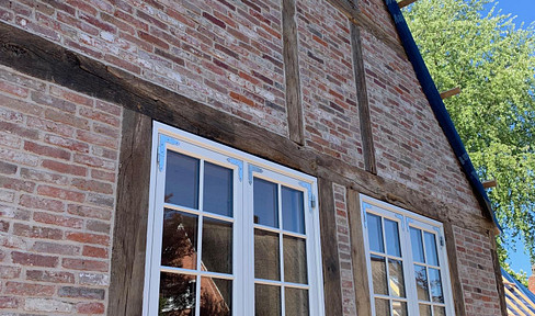 Top renovated half-timbered house on the beach!