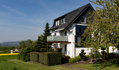 Top location, top modernized and well maintained