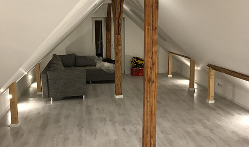 Perfekte Lage, lichtdurchflutet, offen und großzügig, Atelier, teilmöbliert