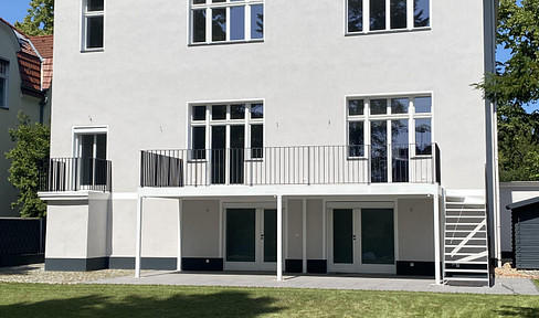 Directly from the owner! Refurbished villa with ELW! Near Dahlem!