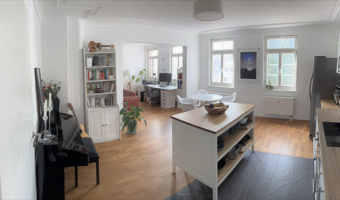 Möblierte, stilvolle, modernisierte 2,5-Zimmer-Wohnung in Altstadt Leonberg