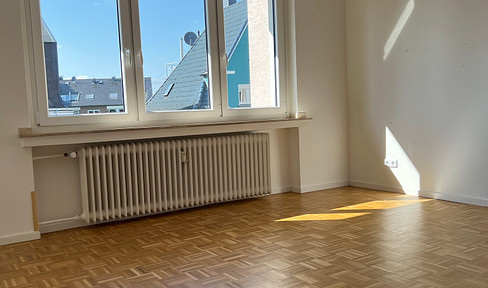 Lichtdurchflutete Wohnung in ruhiger Lage