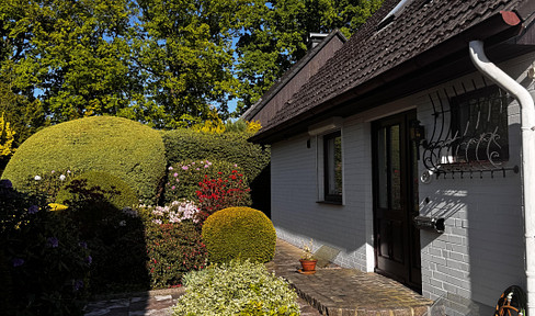 Light-flooded, renovated 5-room EFH with large garden