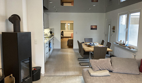 Hochwertig kernsanierte Altbauwohnung in Otterstadt, 2,5 ZKB mit Terrasse und Gartenanteil