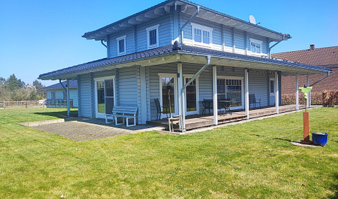 As good as new 140 sqm log country house (possible granny flat) with stable building and pasture for 2 horses