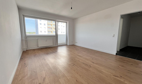 Sanierte 2,5-Raum-Wohnung mit Balkon und EBK in Langen (Hessen)