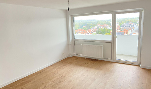 Sanierte 2,5-Raum-Wohnung mit Balkon und EBK in Langen (Hessen)