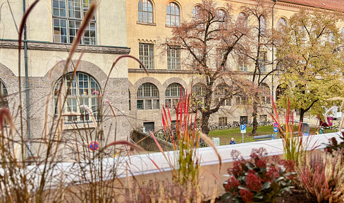 Shared apartment dream: balcony with a view of the LMU main building