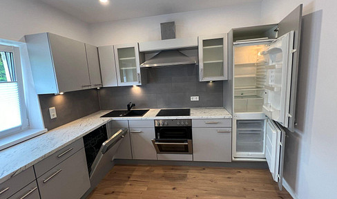 completely refurbished 3 room apartment incl. EBK in prime location