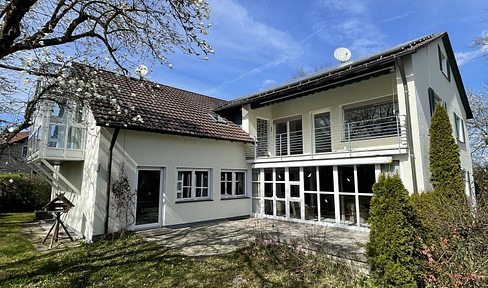 Großzügiges Mehrgenerationenhaus mit Potential