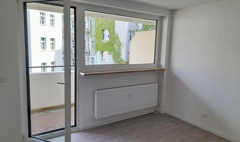 Beautiful, bright 1-room apartment with modern bathroom (real glass shower), kitchenette and balcony in Nuremberg - Wöhrd