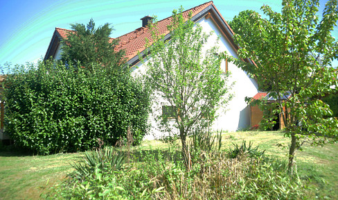 Well-maintained detached/two-family house in the lovely Tauber Valley