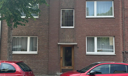 Large terraced house / apartment building