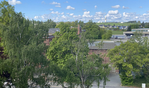Modernisiertes, schön MÖBLIERTES Studentenappartment mit Aufzug, Balkon und Fernsicht
