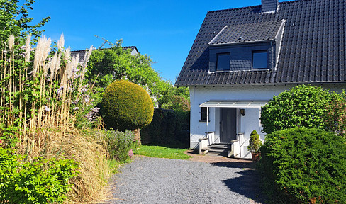 Detached family home with charm and flair in Königswinter-Vinxel