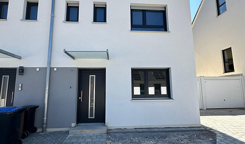 Modern semi-detached house in a quiet, central location in Heidenheim - new-build first-time occupancy