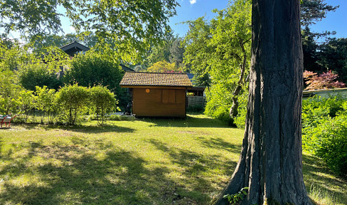 Großes Baugrundstück in ruhiger Lage
