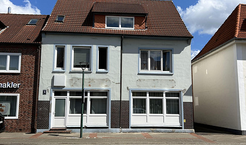 Apartment building with 3 apartments in a central location in Brunsbüttel