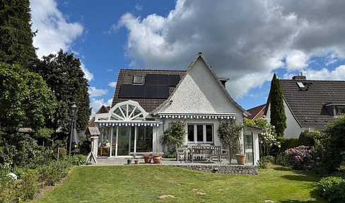 Einfamilienhaus mit Einliegerwohnung, Südterrasse und großzügigem Garten in Bad Schwartau-Kaltenhof