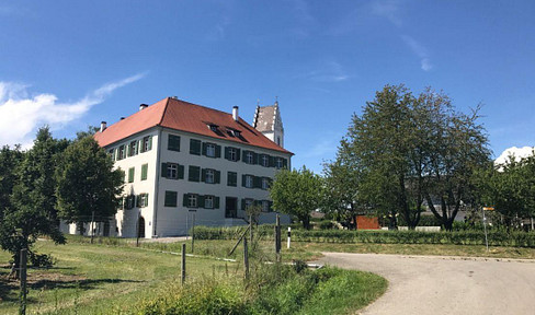 Das Zuhause für Ihre Familie! Schöne 4- Zimmer Whg. im Schloss Hirschlatt mit Naturnähe