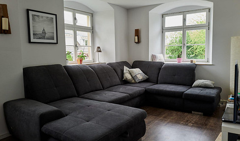 The home for your family! Beautiful 4-room apartment in Hirschlatt Castle close to nature