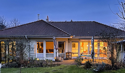 Bungalow with unobstructed field view in Schwante - living close to the city
