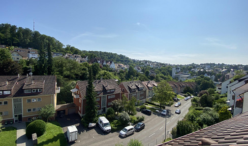 First occupancy after core renovation! 3-room attic apartment with EBK & garden