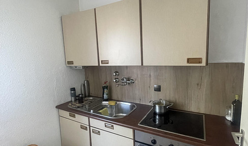 Helle 2,5-Zimmer-Wohnung mit 65 m² im Grünen – 5. Etage mit Aufzug/Balkon