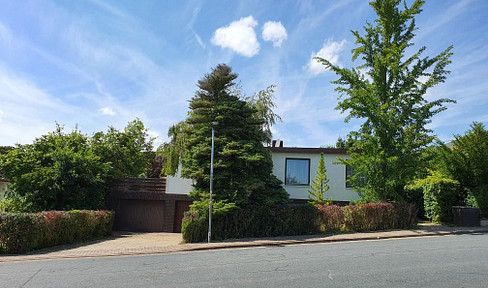 Charmanter Bungalow mit 149 m² Wohnfläche auf einer Ebene in guter Wohnlage inkl. Gewächshaus