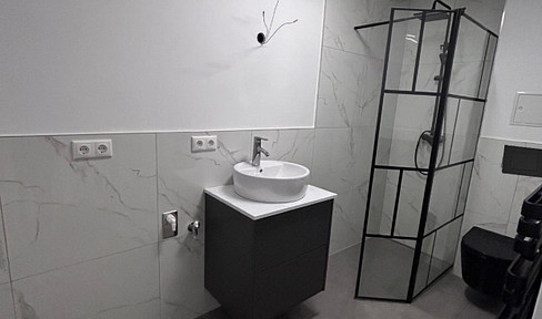 Modern, completely renovated 3-room apartment *FREE OF PROVISION*