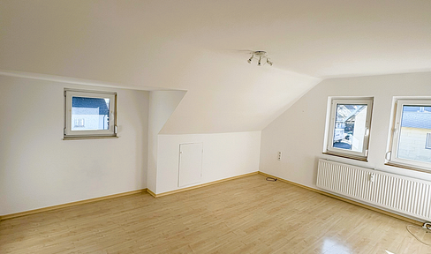 Beautiful 3-room apartment, including parking space and cellar compartment