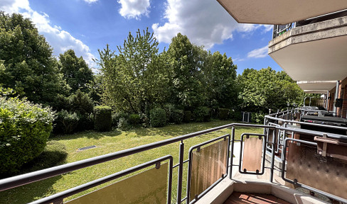 Bedburg - close to the center, quiet, sunny balcony incl. kitchen perfect for couples