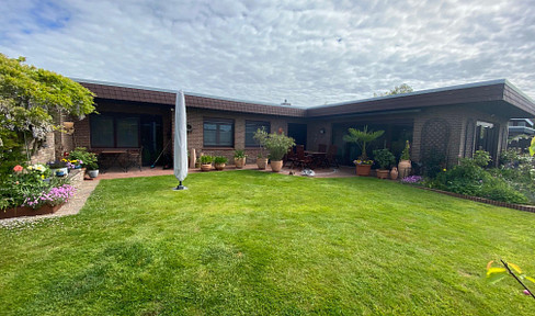 Fantastic light-flooded bungalow with great outdoor area - living on one level
