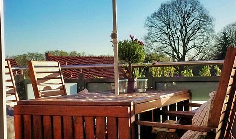 Beautiful 3-room apartment with southwest-facing balcony, converted loft and parking space in Mönkeberg