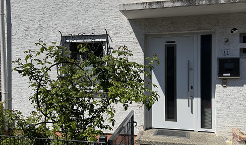 Modernized terraced corner house with south-facing terrace & as-new kitchen in Haunstetten South