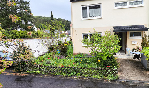 Beautifully situated terraced house in NW-Hambach