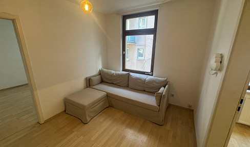 Sehr Zentrale 3 Zimmer Wohnung mit Frankfurter Bad im Herzen vom Nordend