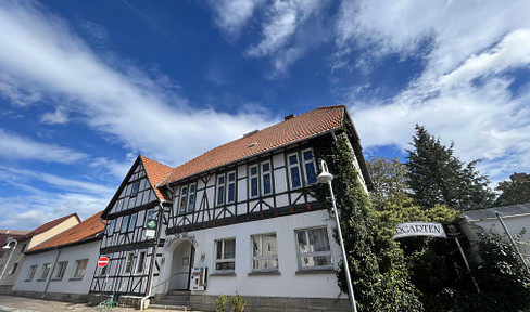 Fachwerkhaus mit großem Saal, Gaststätte und Wohnung