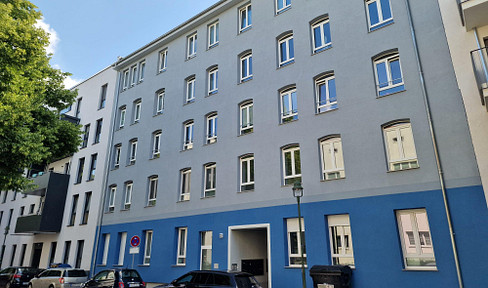 Schöne 3 Raum Wohnung mit Wohnküche, Fußbodenheizung ,Balkon und Aufzug