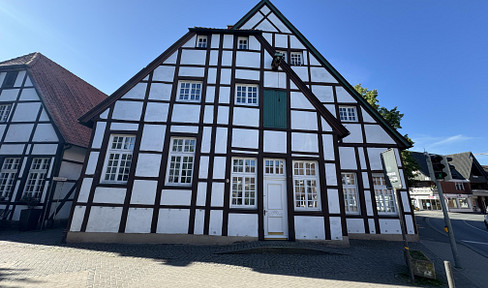High-quality office space 100-300 sqm in a listed half-timbered house in the center of Sendenhorst