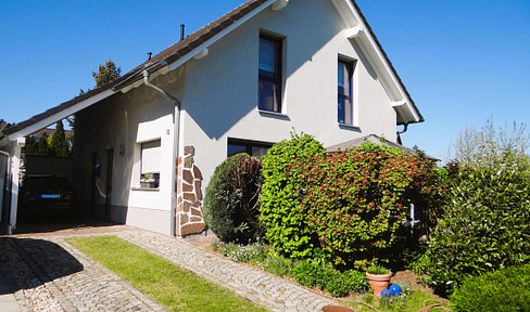 Modern house (built 2004) Zwickau Marienthal/Fernblick in a quiet location near the forest without estate agent
